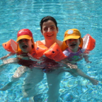 Familie_im_Pool.JPG